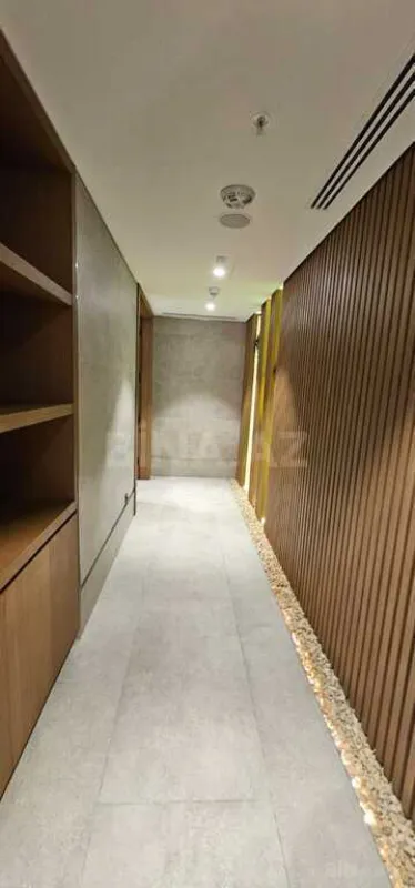 Satılır 4 otaqlı mənzil 140 m²