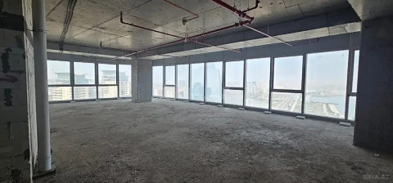 Satılır 4 otaqlı mənzil 140 m²