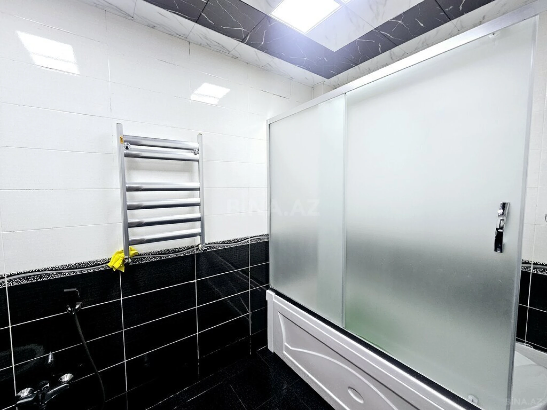 Satılır 2 otaqlı mənzil 70 m²