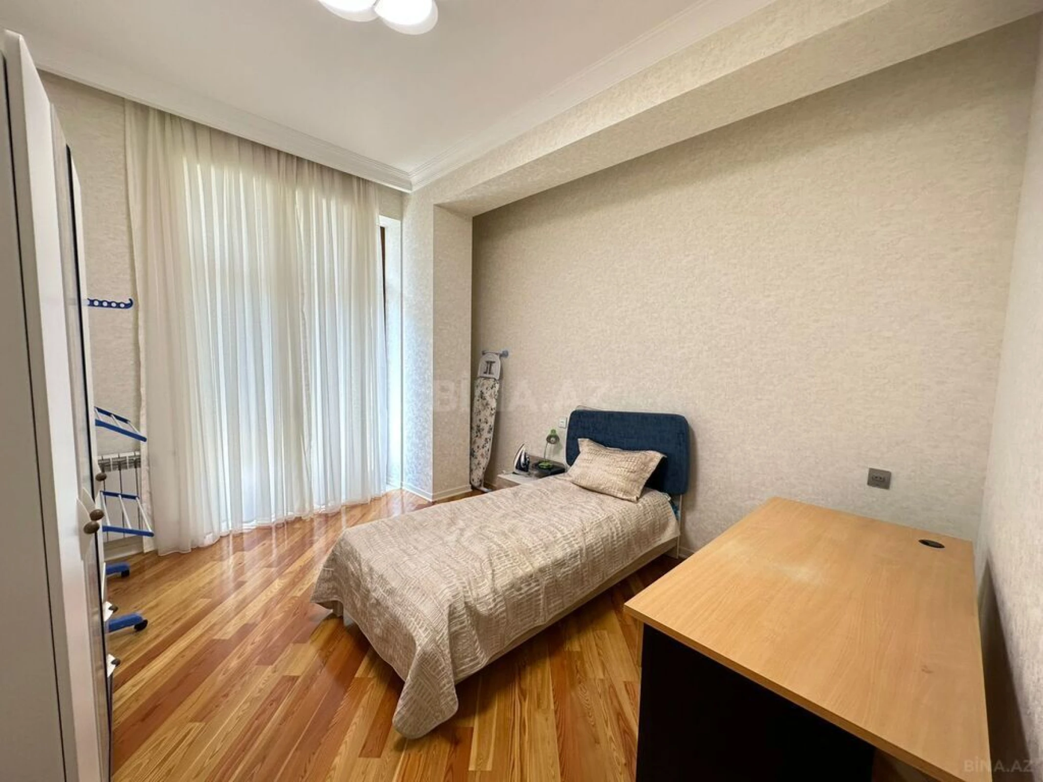 Kirayə verilir 3 otaqlı mənzil 160 m²