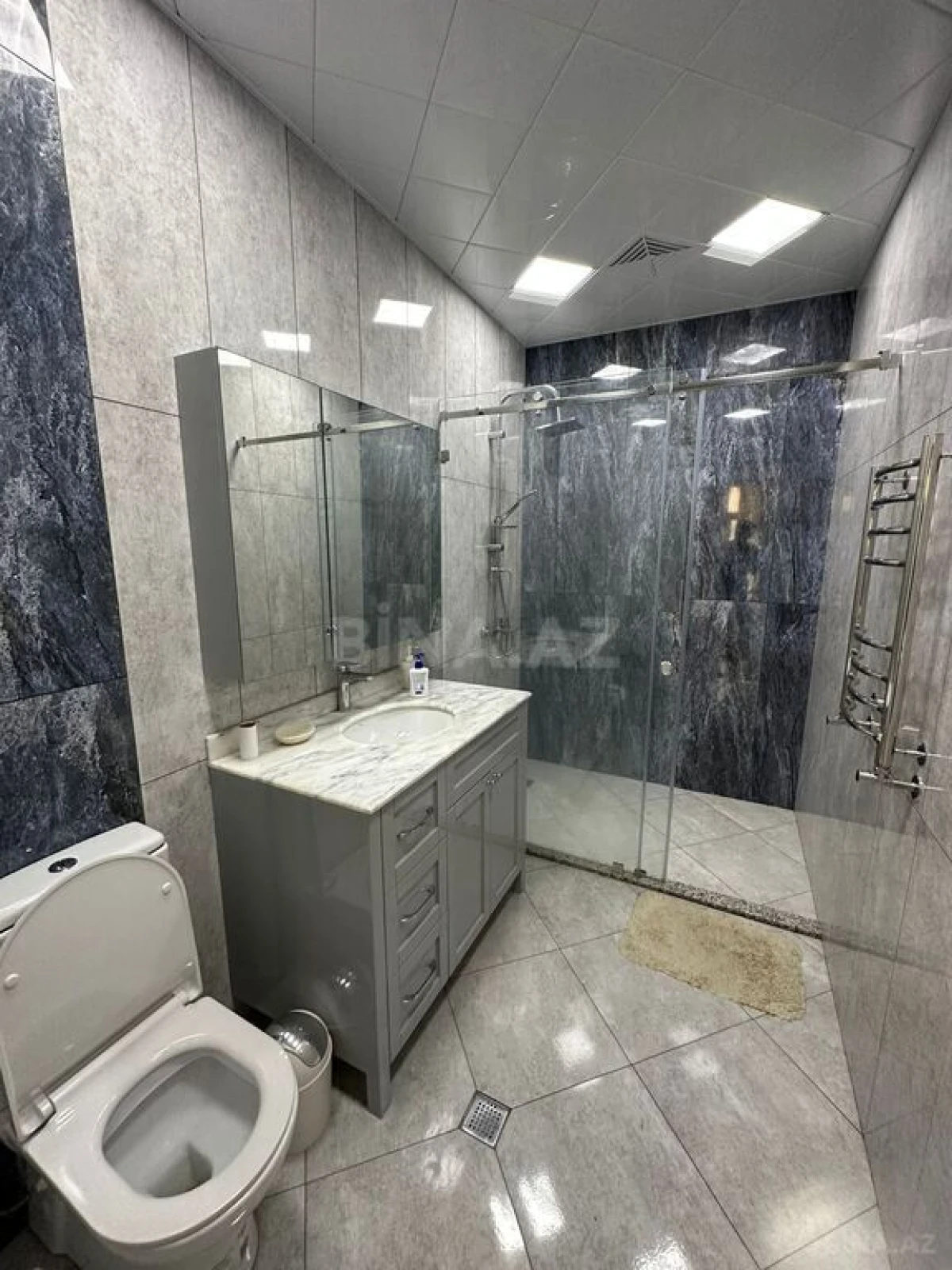 Kirayə verilir 3 otaqlı mənzil 160 m²