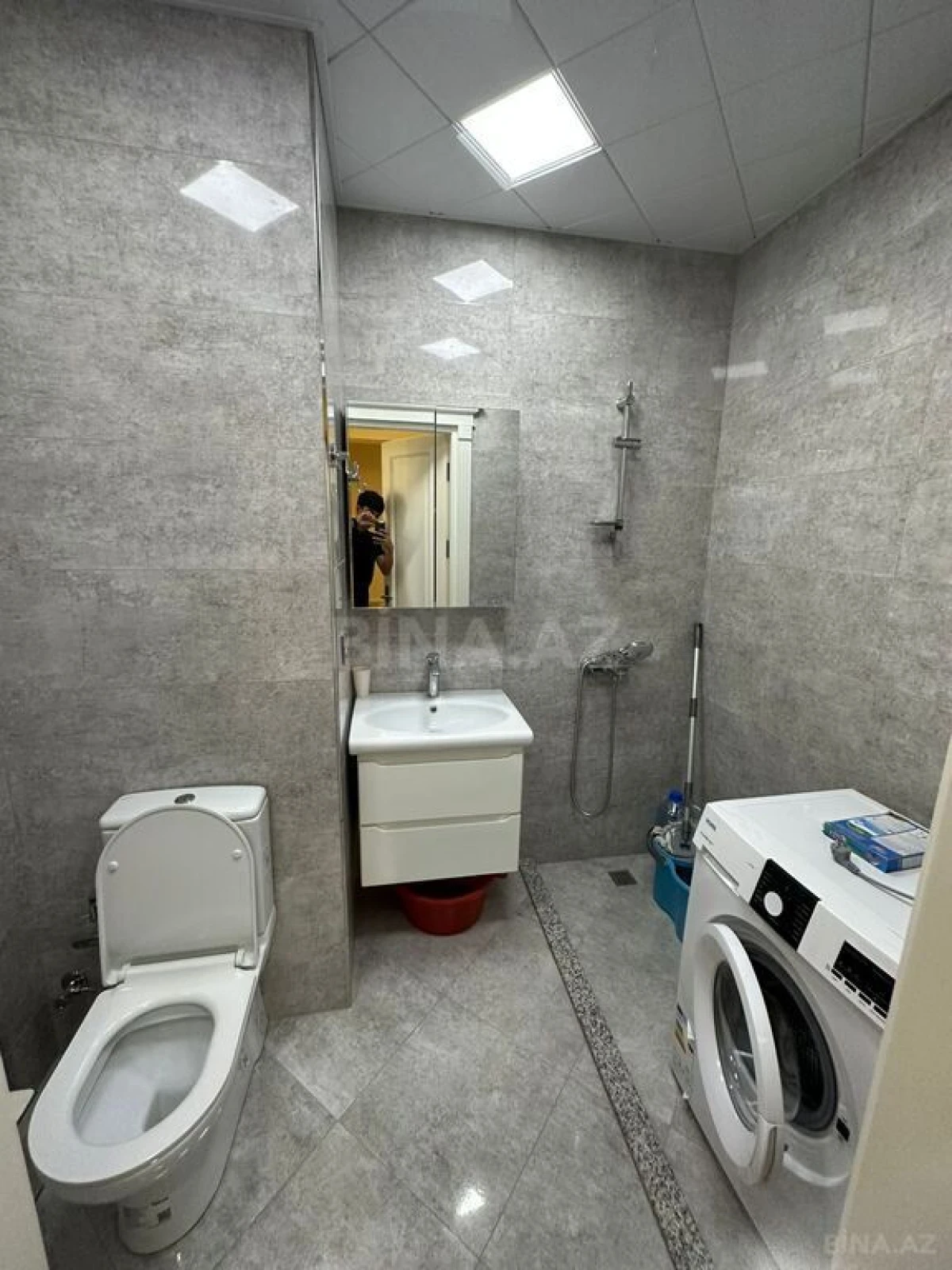 Kirayə verilir 3 otaqlı mənzil 160 m²