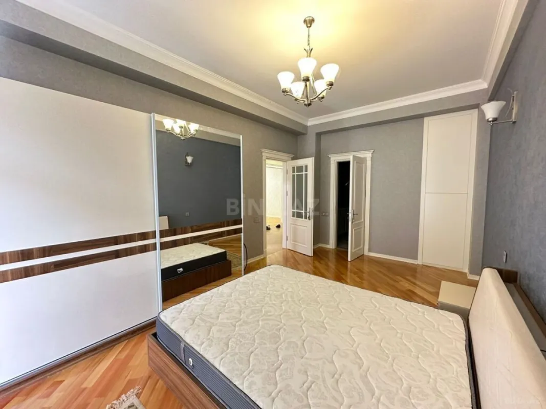 Kirayə verilir 3 otaqlı mənzil 160 m²
