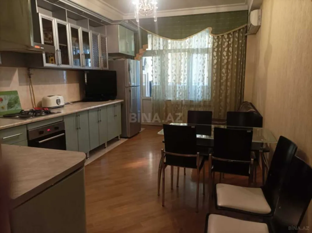 Satılır 2 otaqlı mənzil 115 m²