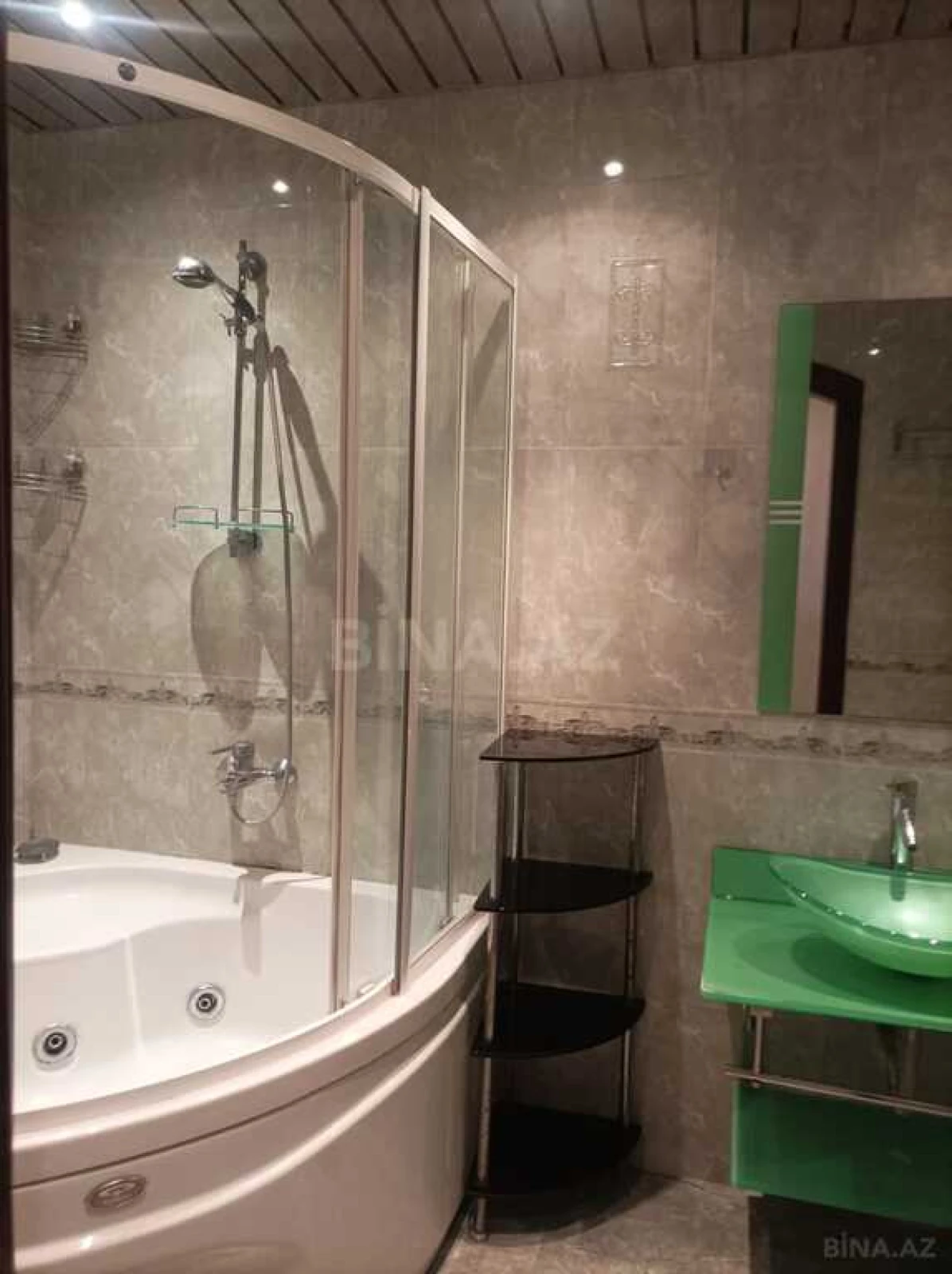 Satılır 2 otaqlı mənzil 115 m²