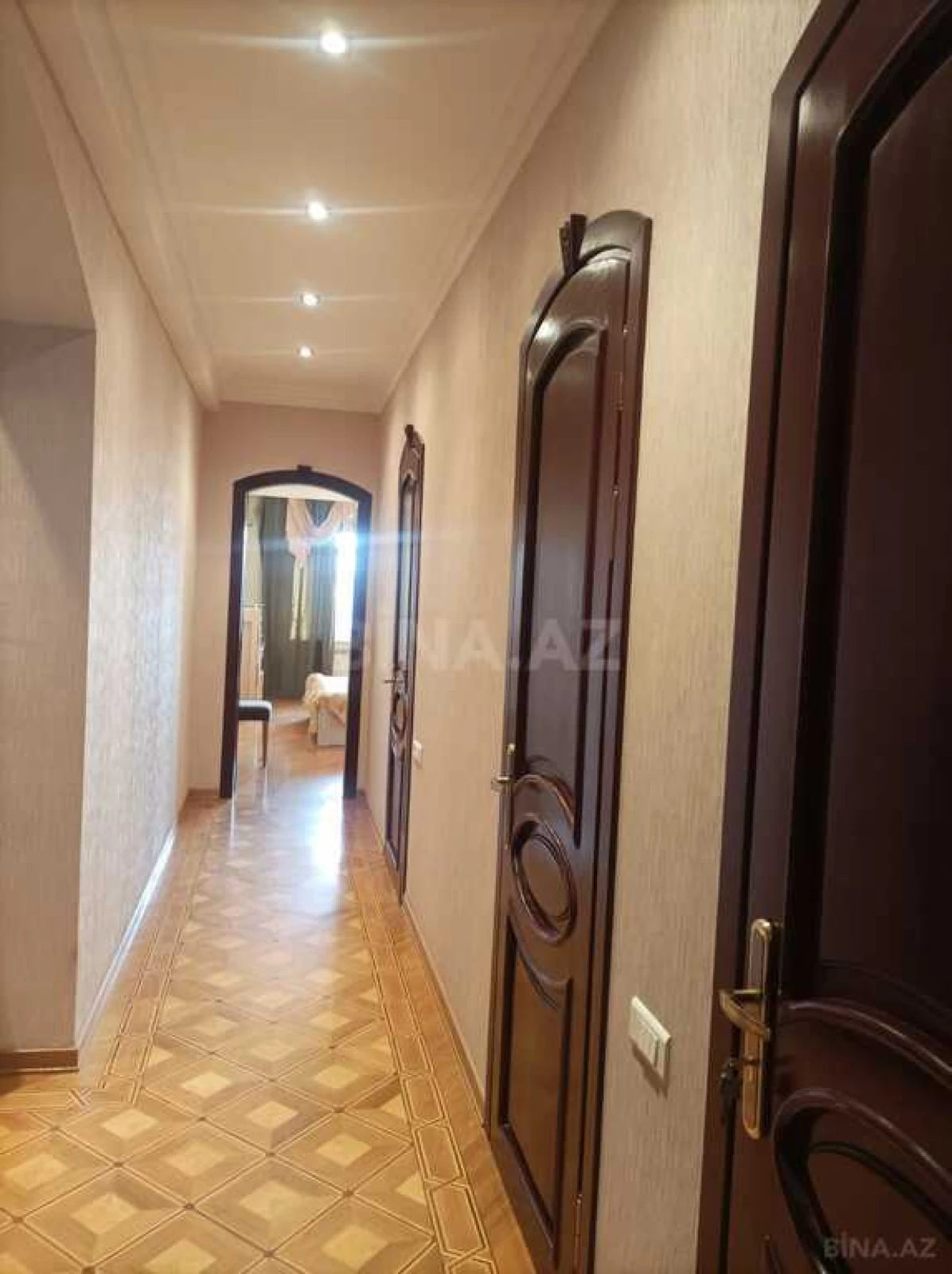 Satılır 2 otaqlı mənzil 115 m²
