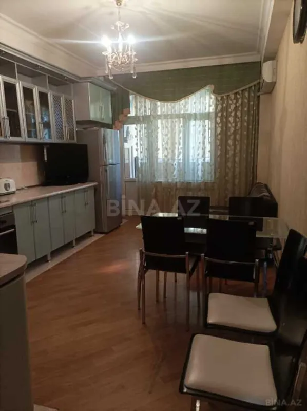 Satılır 2 otaqlı mənzil 115 m²