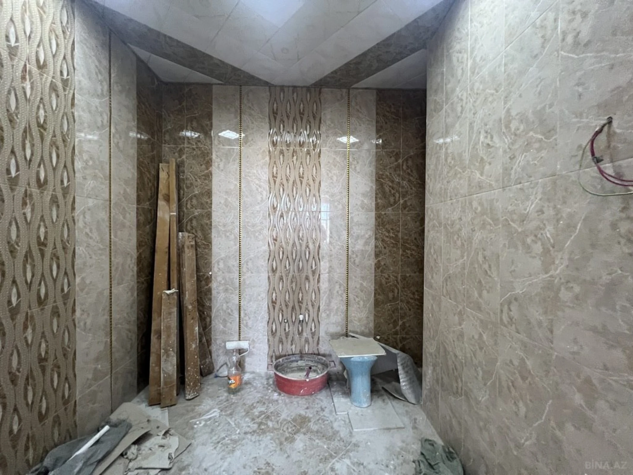 Satılır 4 otaqlı mənzil 185 m²