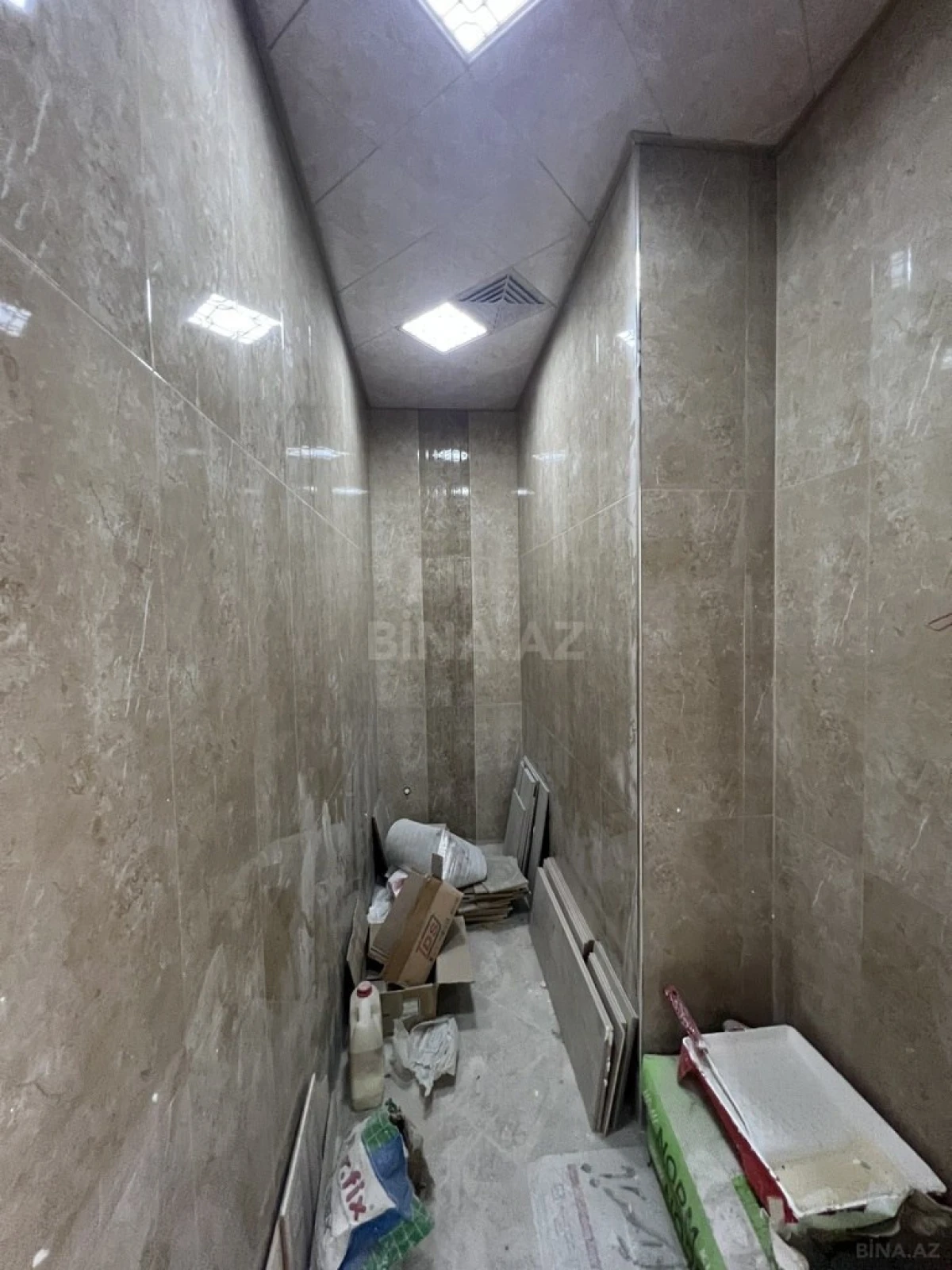 Satılır 4 otaqlı mənzil 185 m²