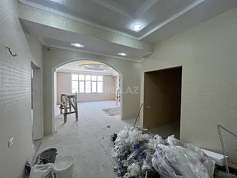 Satılır 4 otaqlı mənzil 185 m²
