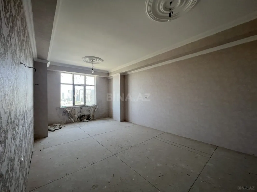 Satılır 4 otaqlı mənzil 185 m²