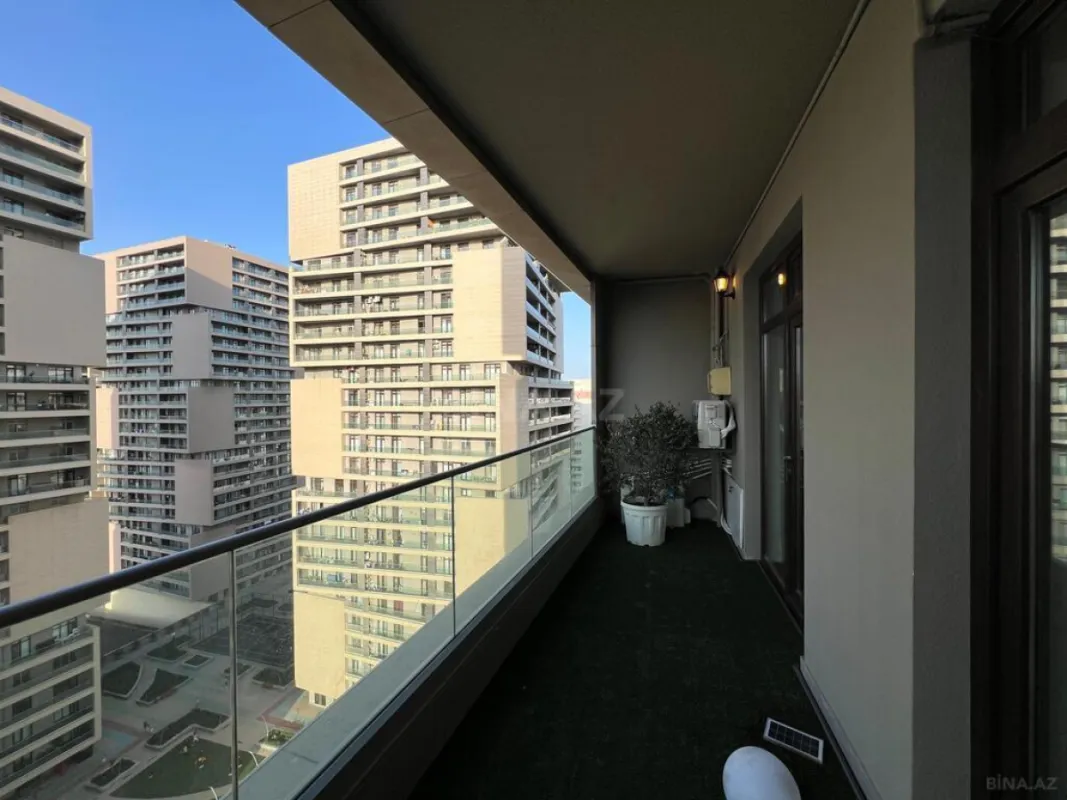 Satılır 3 otaqlı mənzil 148 m²