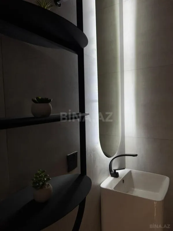 Satılır 3 otaqlı mənzil 148 m²