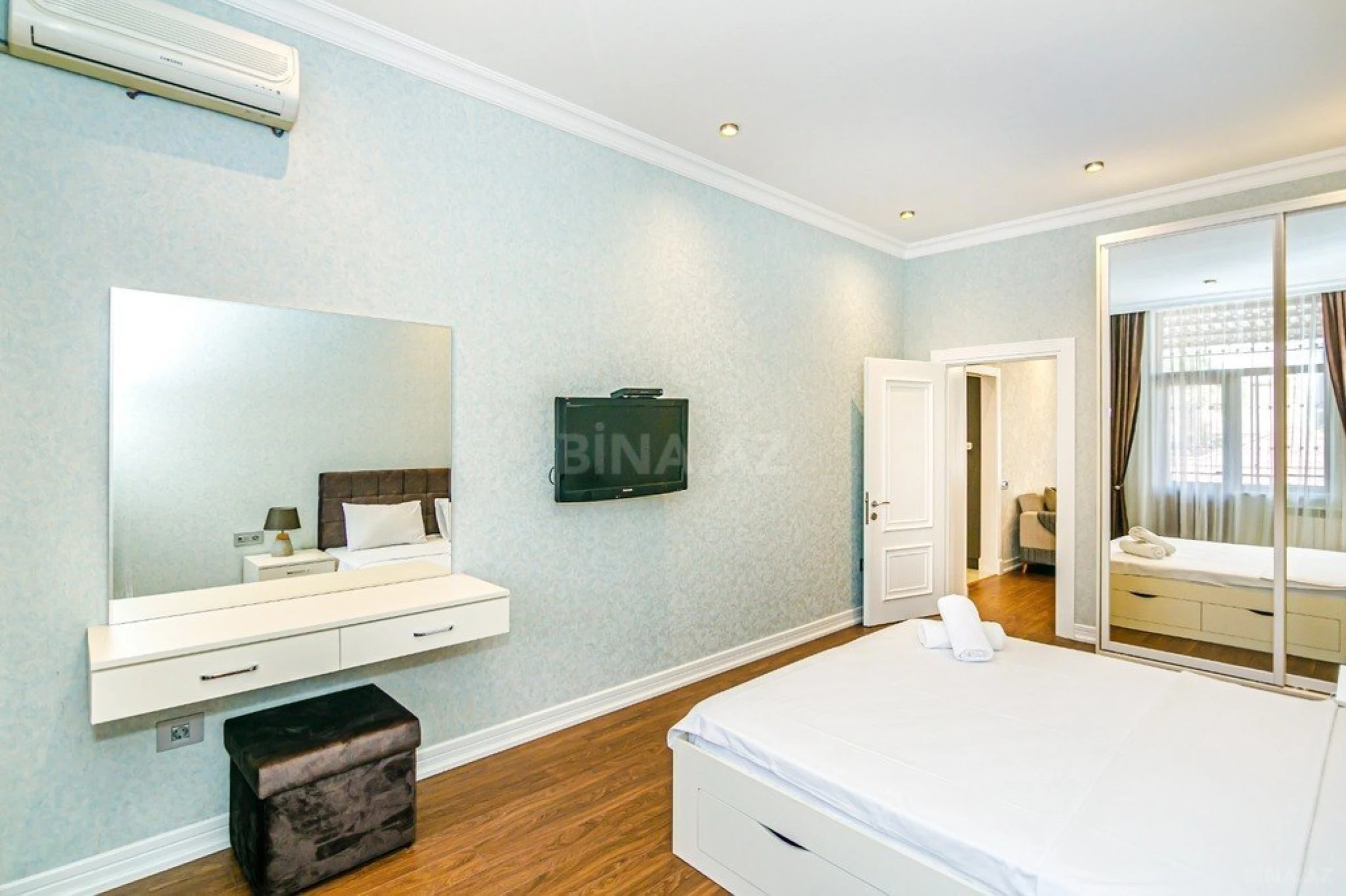 Kirayə verilir 2 otaqlı mənzil 60 m²