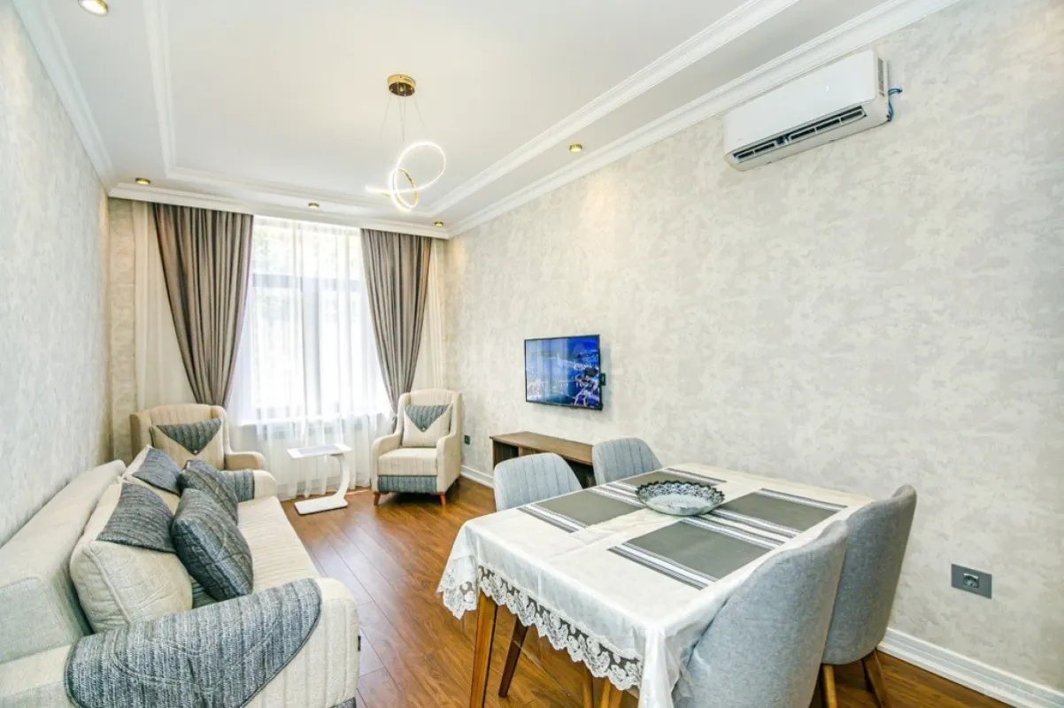 Kirayə verilir 2 otaqlı mənzil 60 m²