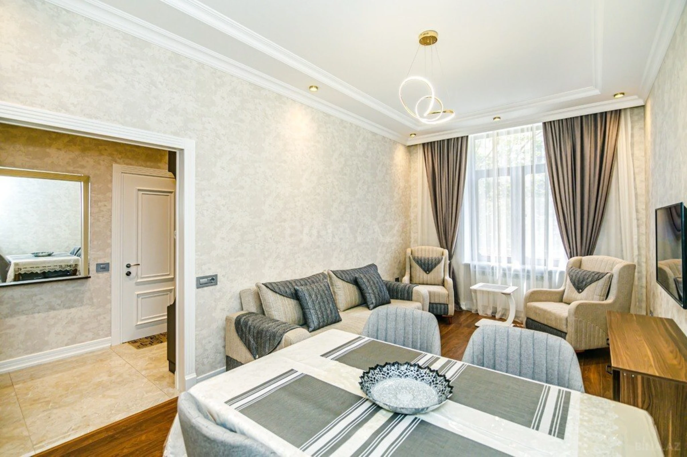 Kirayə verilir 2 otaqlı mənzil 60 m²