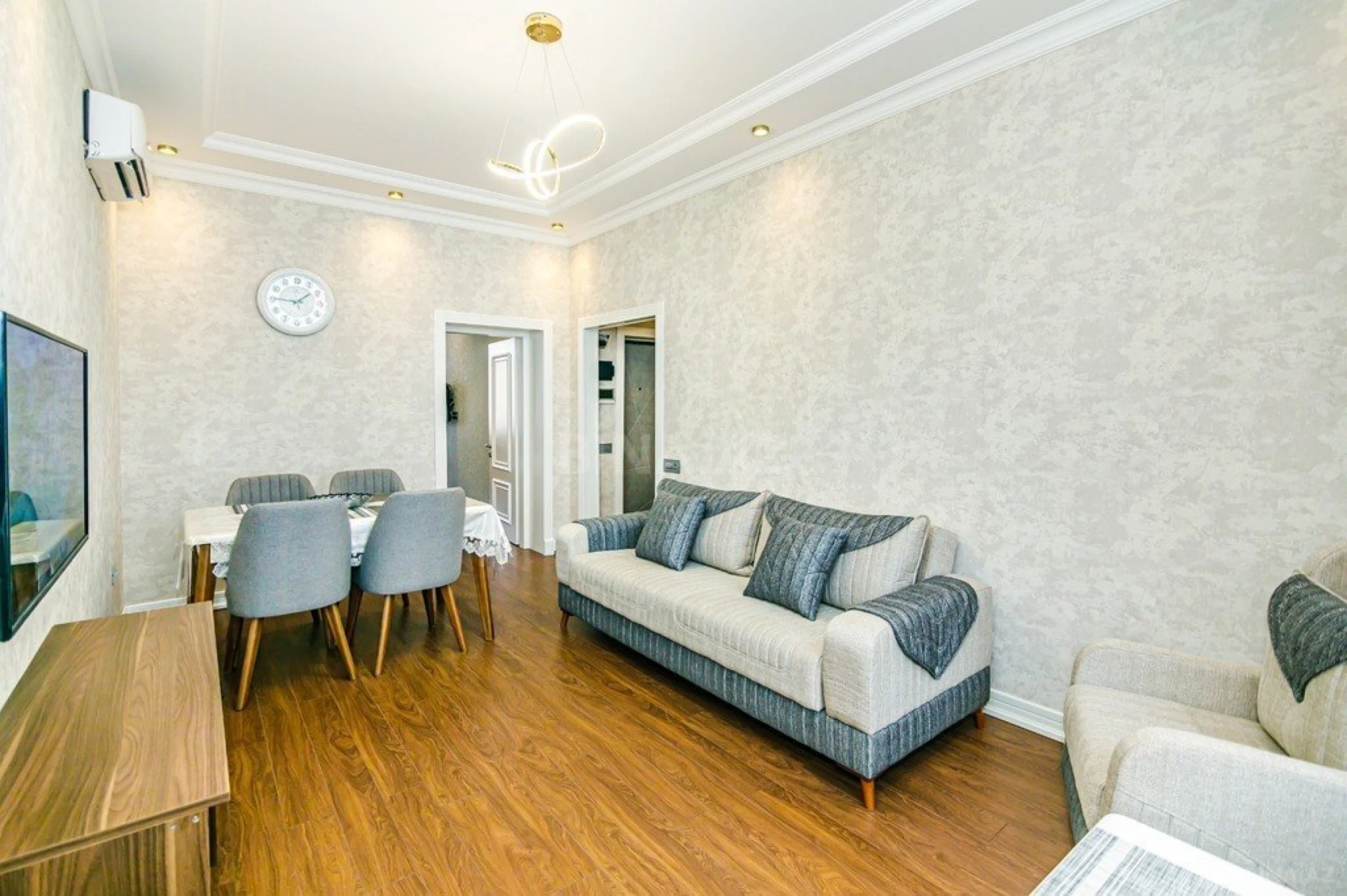 Kirayə verilir 2 otaqlı mənzil 60 m²