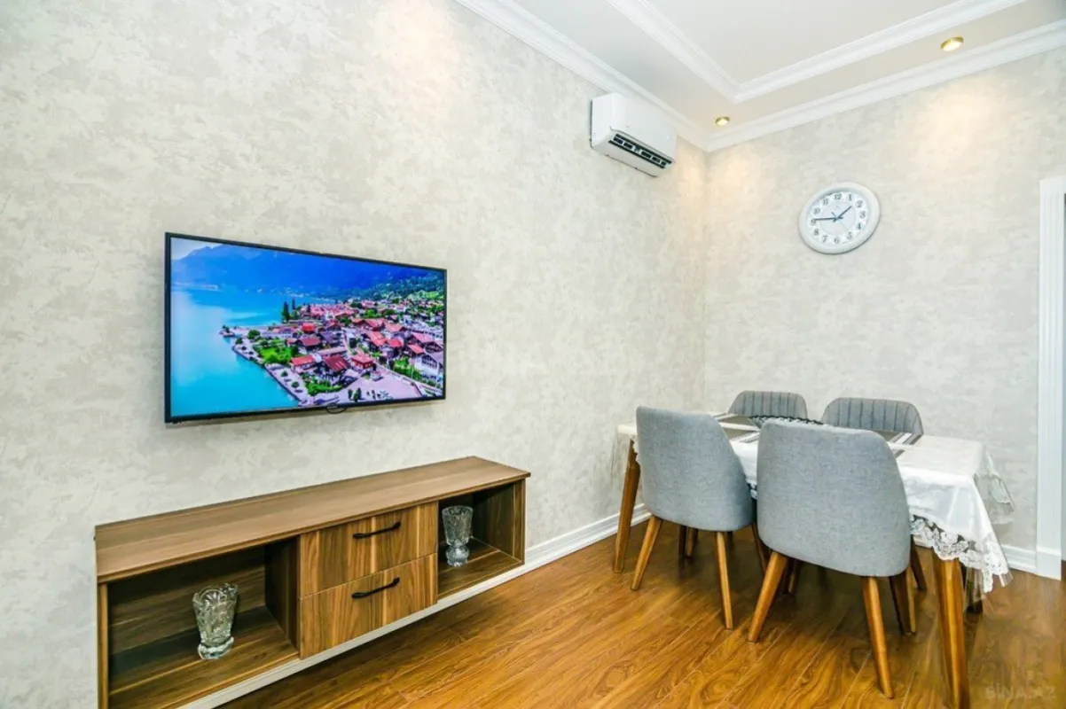 Kirayə verilir 2 otaqlı mənzil 60 m²