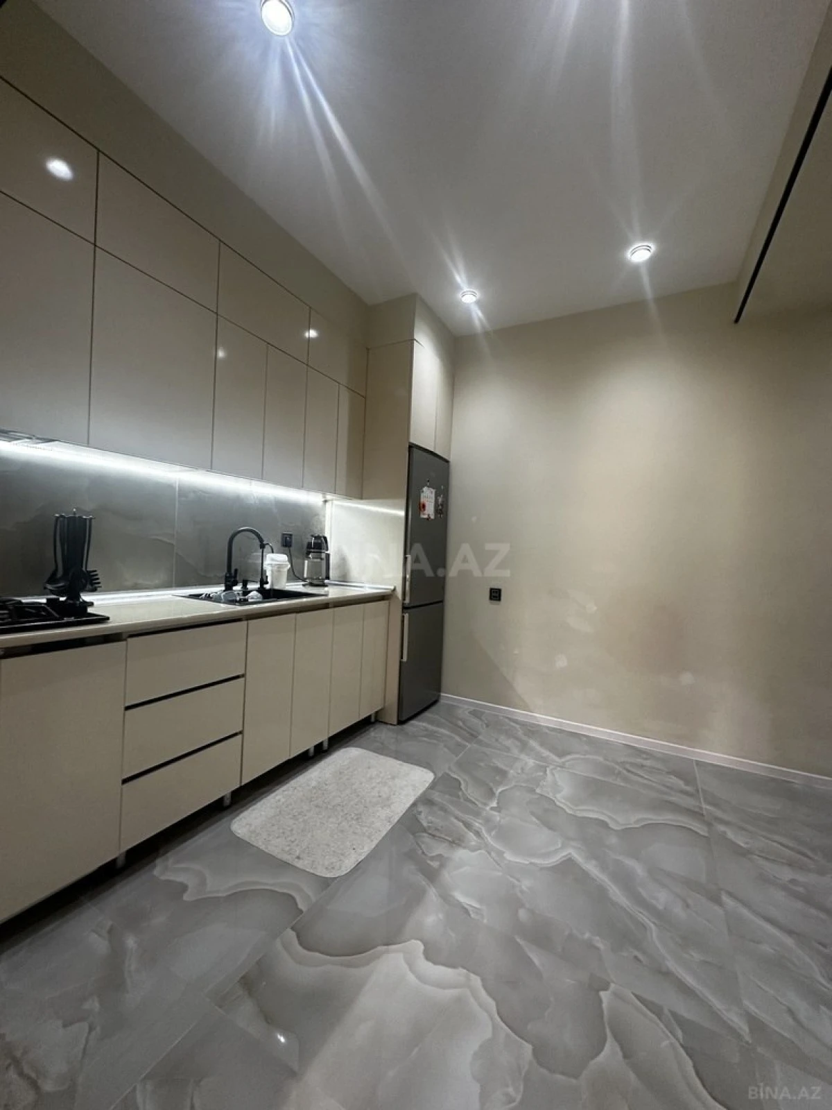 Satılır 3 otaqlı mənzil 60 m²