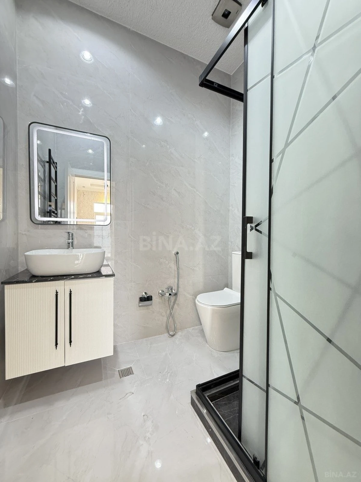 Satılır 4 otaqlı həyət evi 130 m²