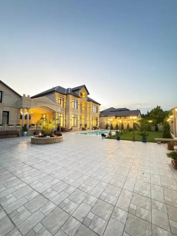 Satılır 7 otaqlı həyət evi 500 m²