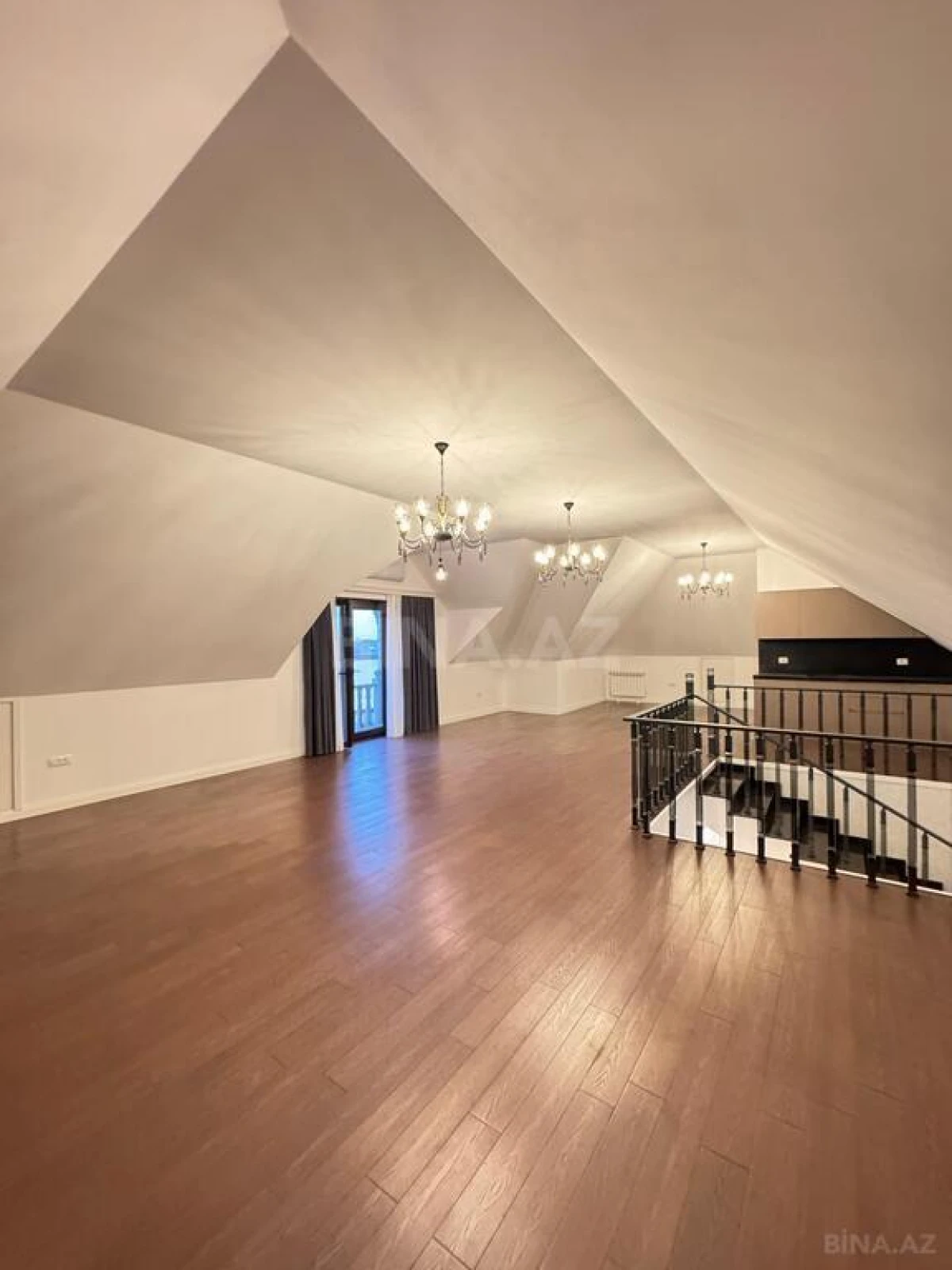 Satılır 7 otaqlı həyət evi 500 m²