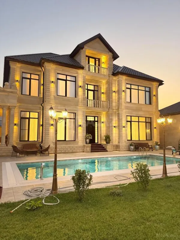 Satılır 7 otaqlı həyət evi 500 m²