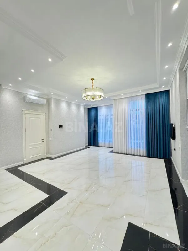 Satılır 7 otaqlı həyət evi 500 m²