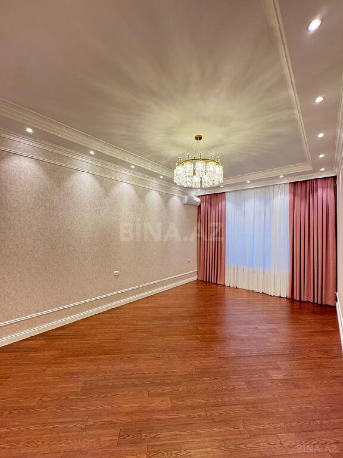 Satılır 7 otaqlı həyət evi 500 m²