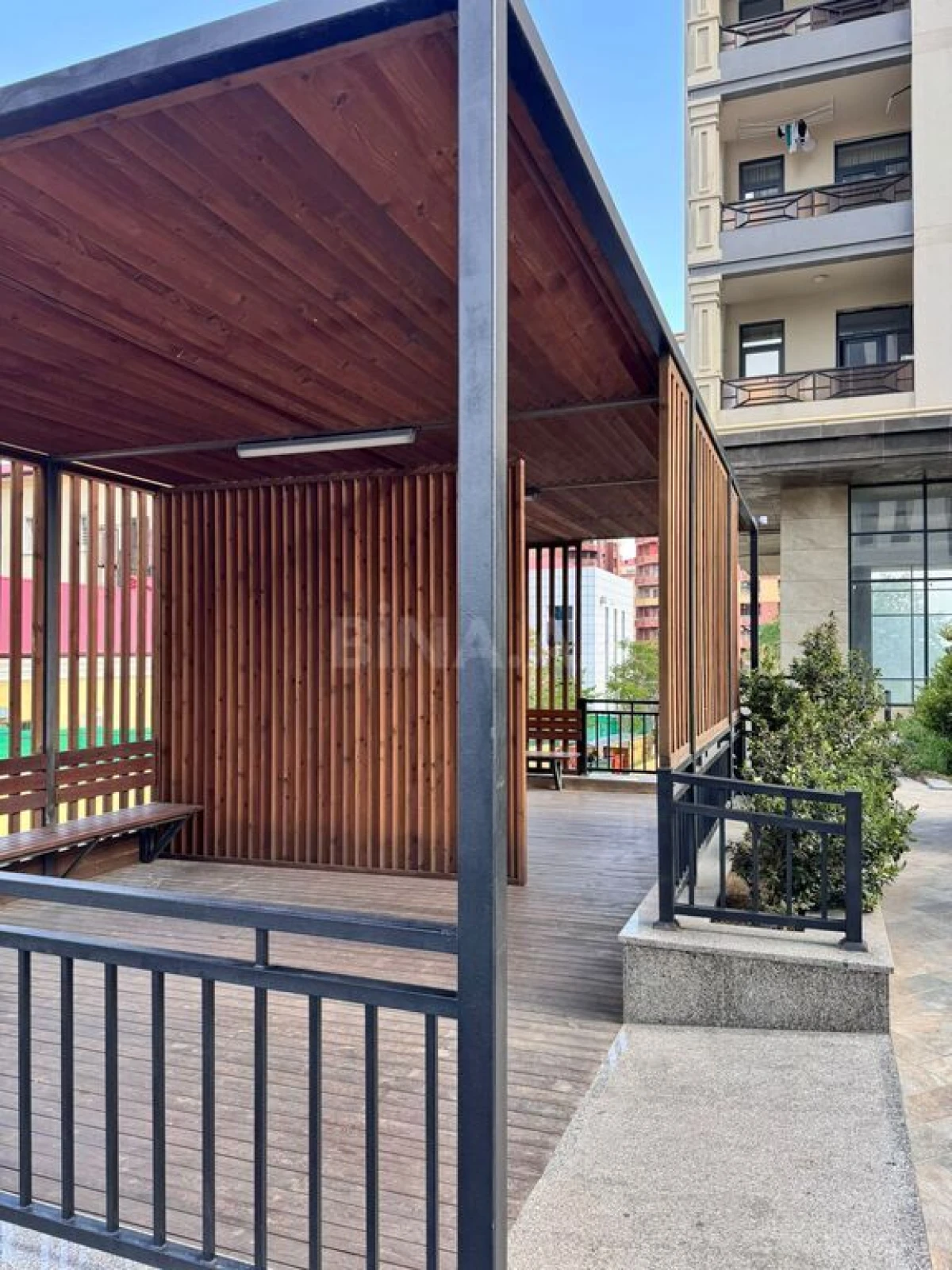 Satılır 3 otaqlı mənzil 124 m²