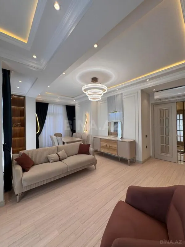 Satılır 3 otaqlı mənzil 124 m²