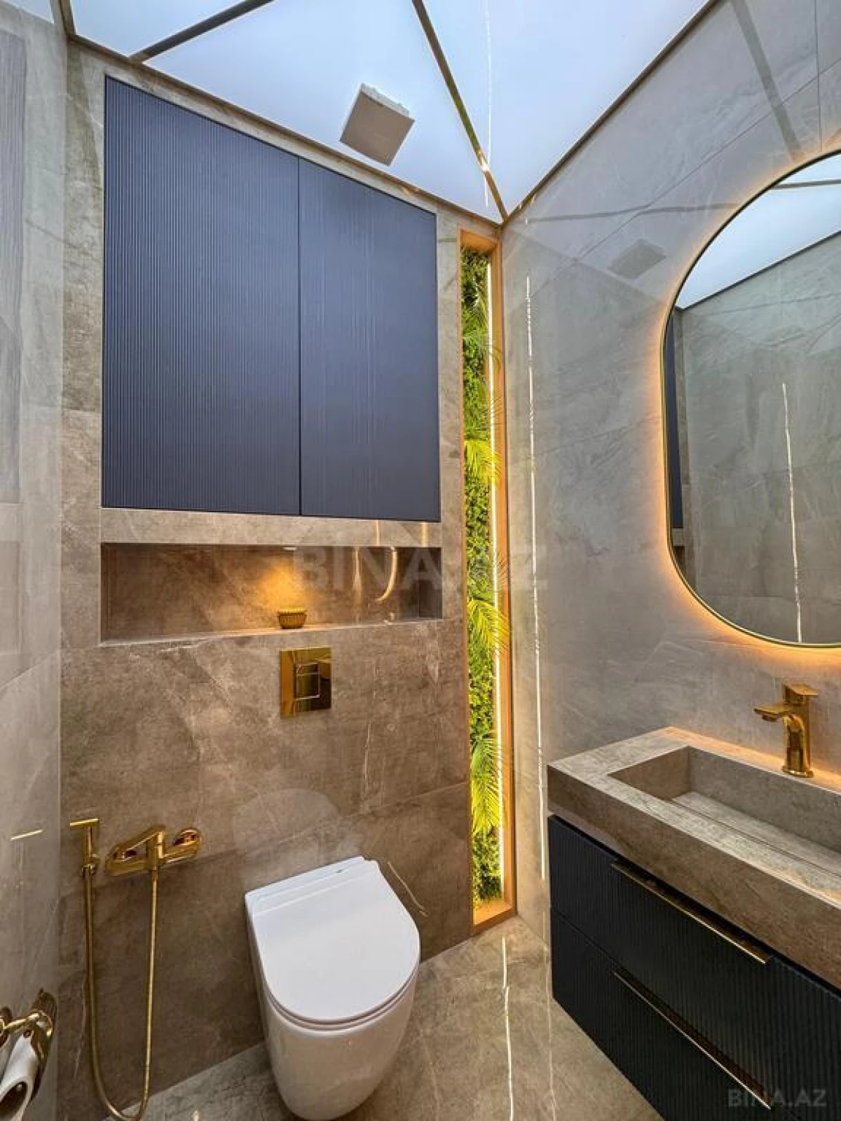 Satılır 3 otaqlı mənzil 124 m²