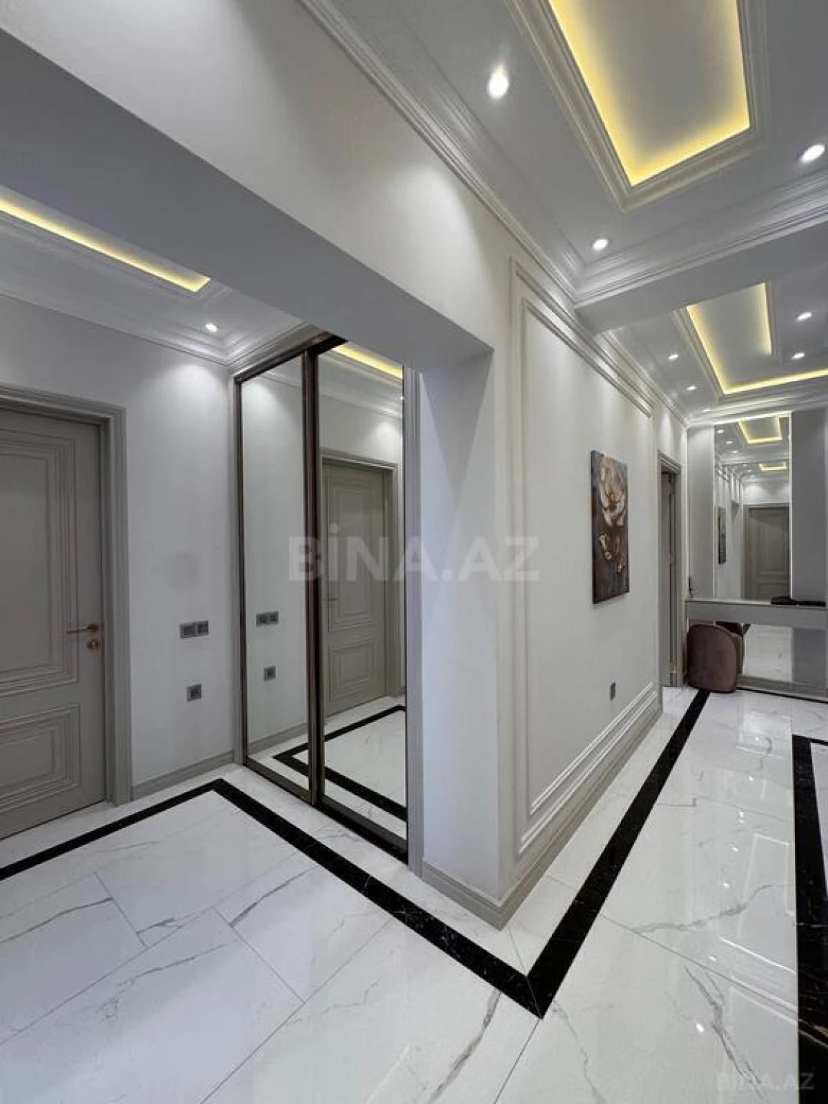 Satılır 3 otaqlı mənzil 124 m²