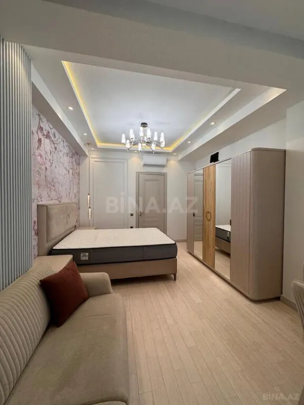 Satılır 3 otaqlı mənzil 124 m²