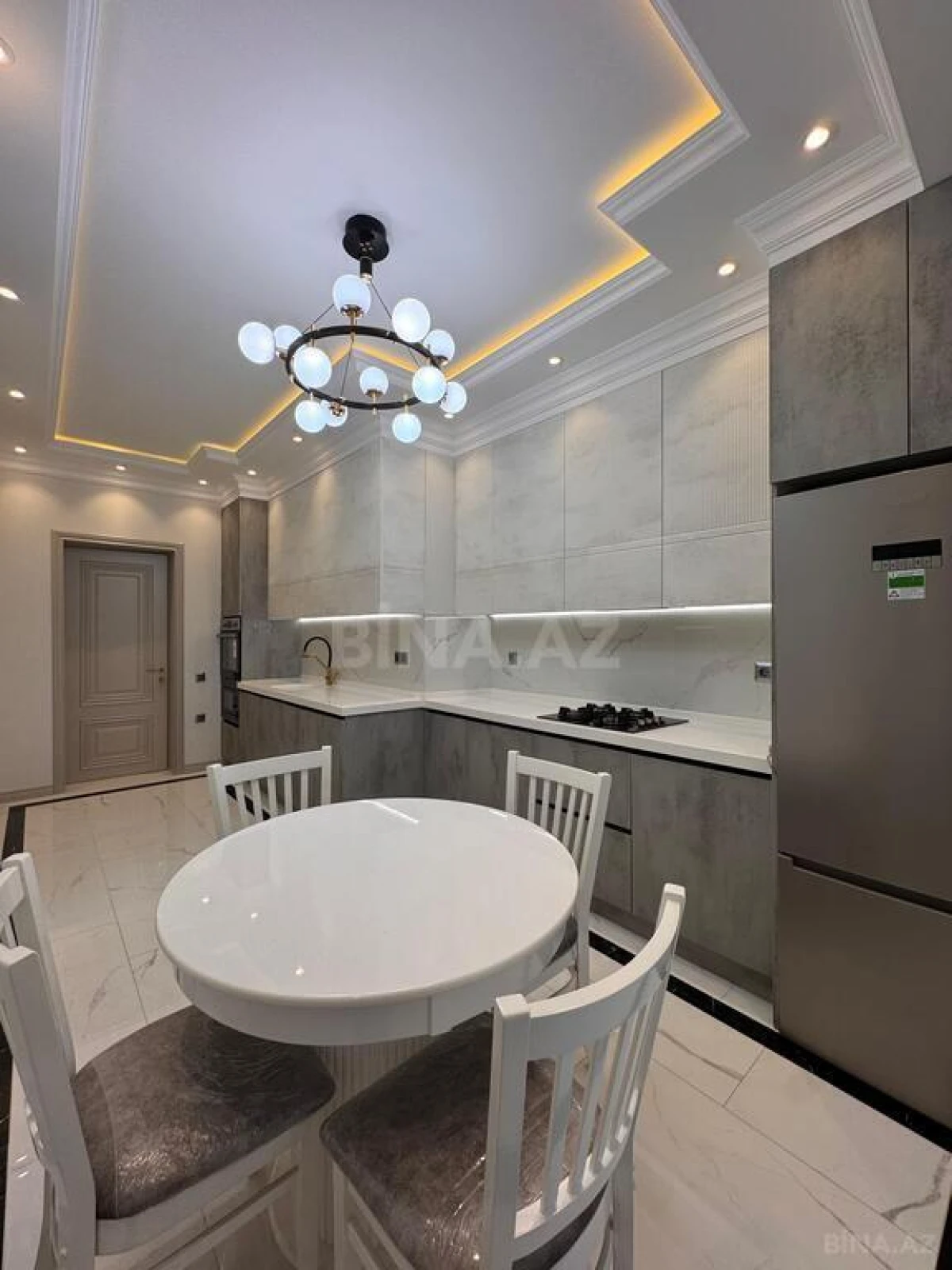 Satılır 3 otaqlı mənzil 124 m²