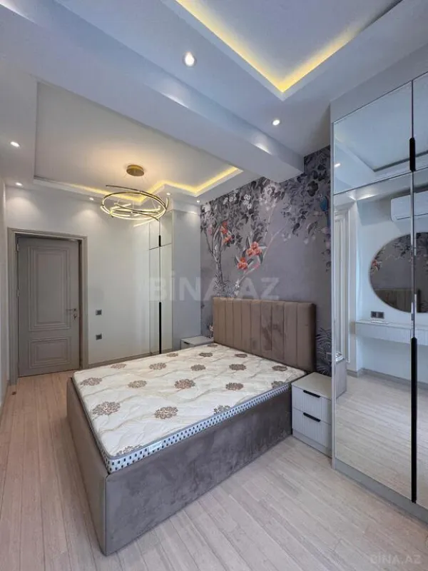 Satılır 3 otaqlı mənzil 124 m²