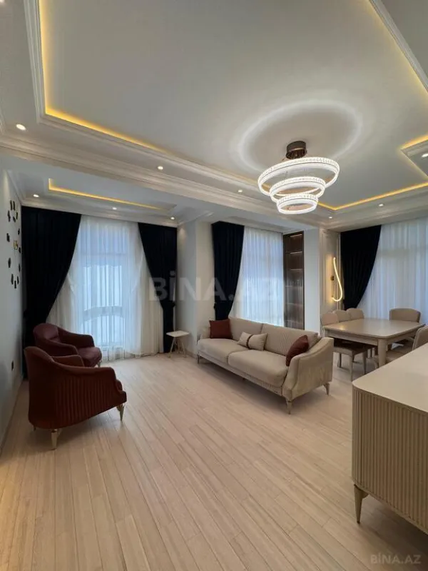 Satılır 3 otaqlı mənzil 124 m²