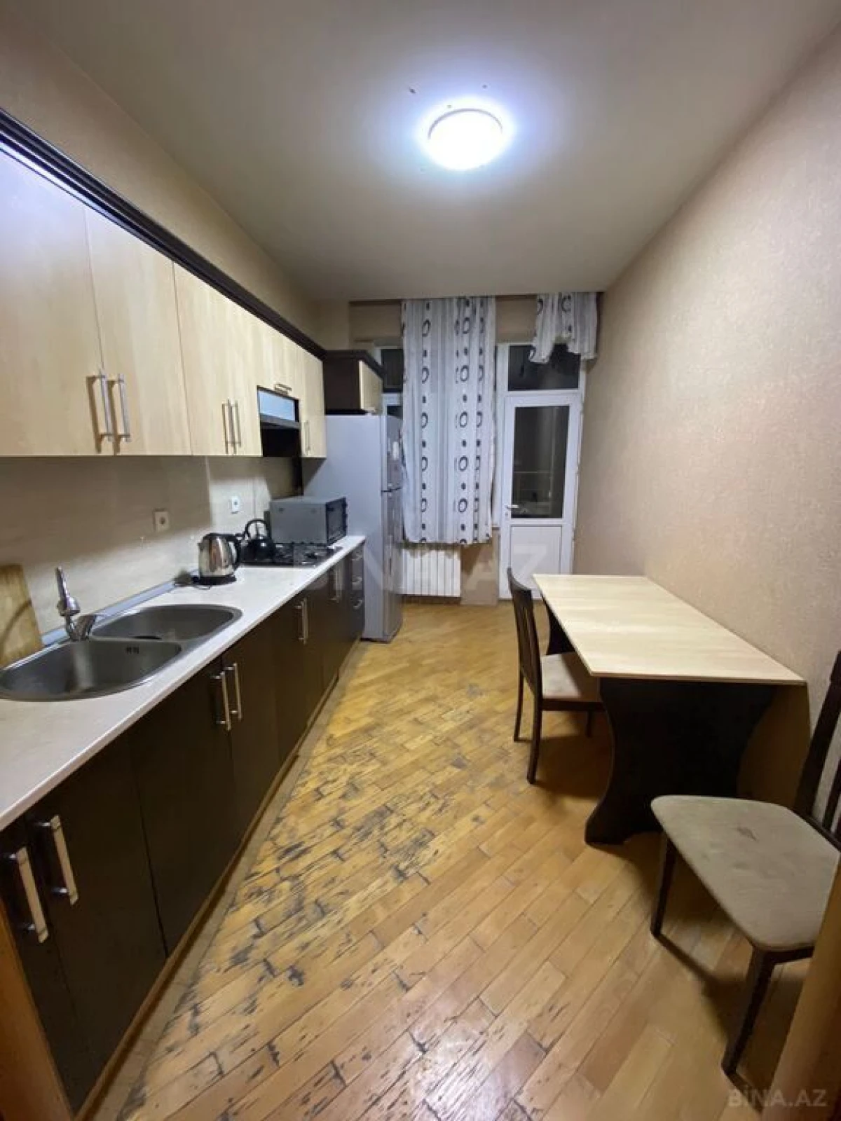 Satılır 3 otaqlı mənzil 147 m²
