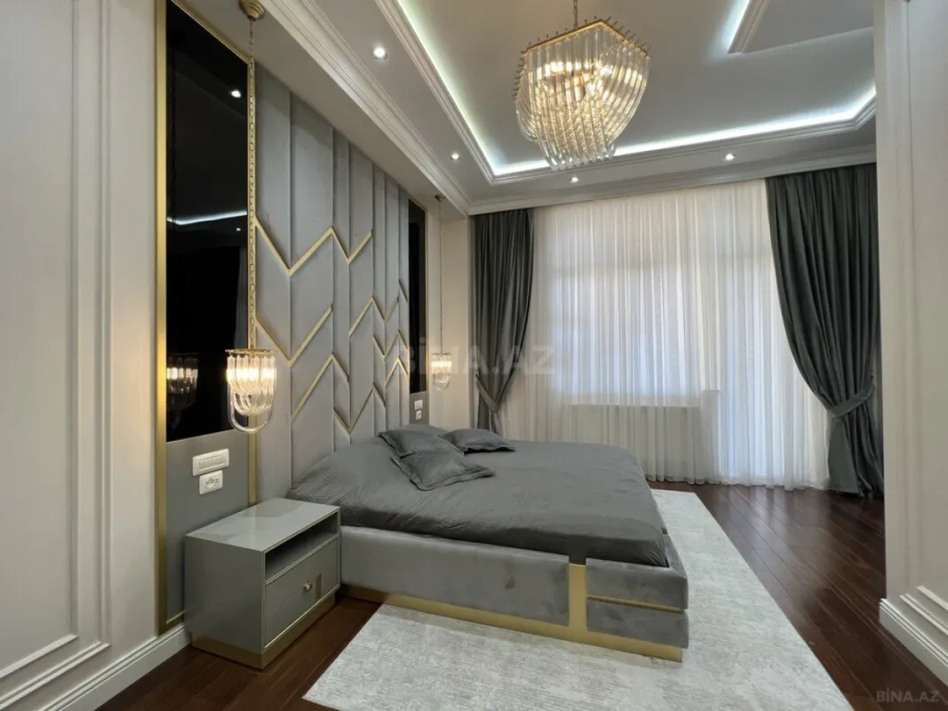 Satılır 4 otaqlı mənzil 200 m²