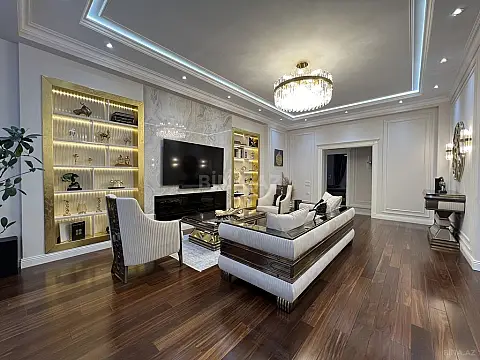 Satılır 4 otaqlı mənzil 200 m² — Bakı, Nizami 4 otaq 200.00 m²