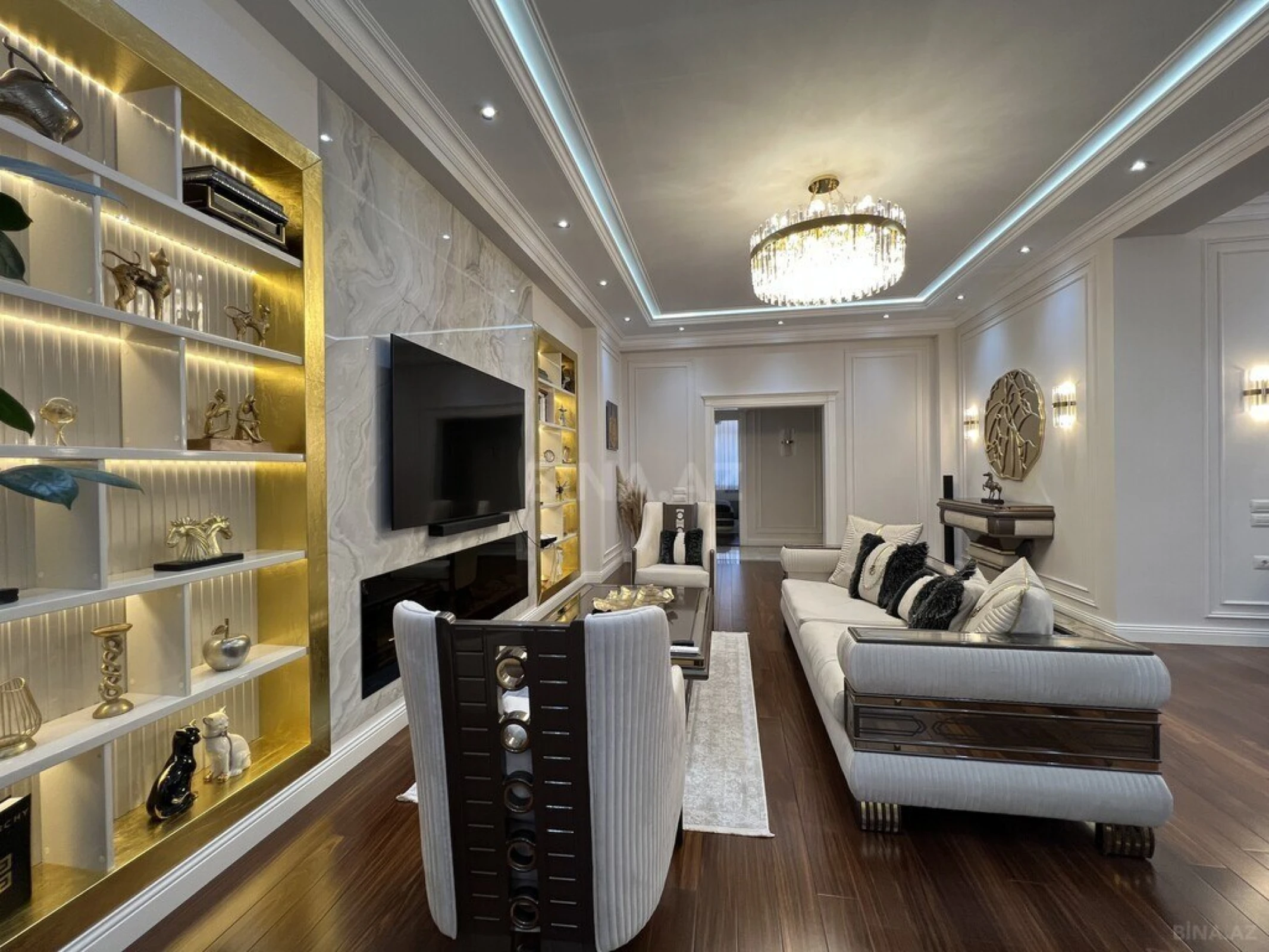 Satılır 4 otaqlı mənzil 200 m²