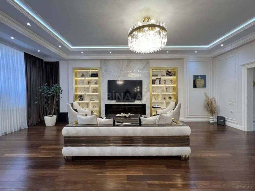Satılır 4 otaqlı mənzil 200 m²