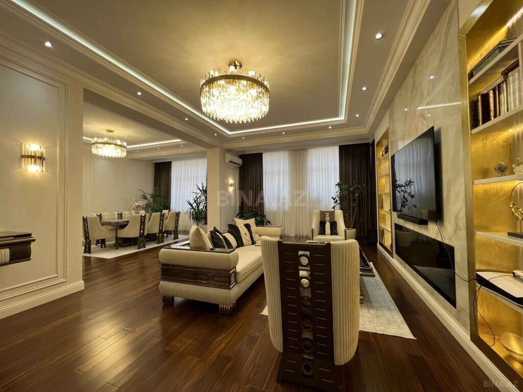 Satılır 4 otaqlı mənzil 200 m²