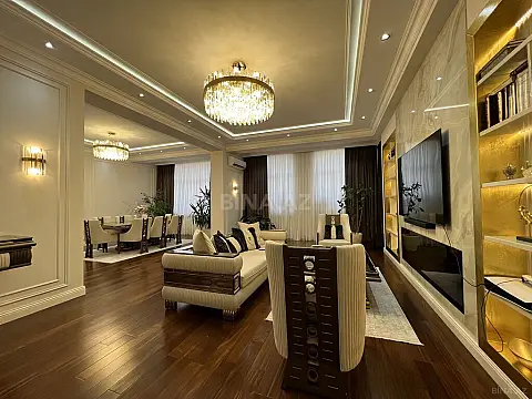 Satılır 4 otaqlı mənzil 200 m²