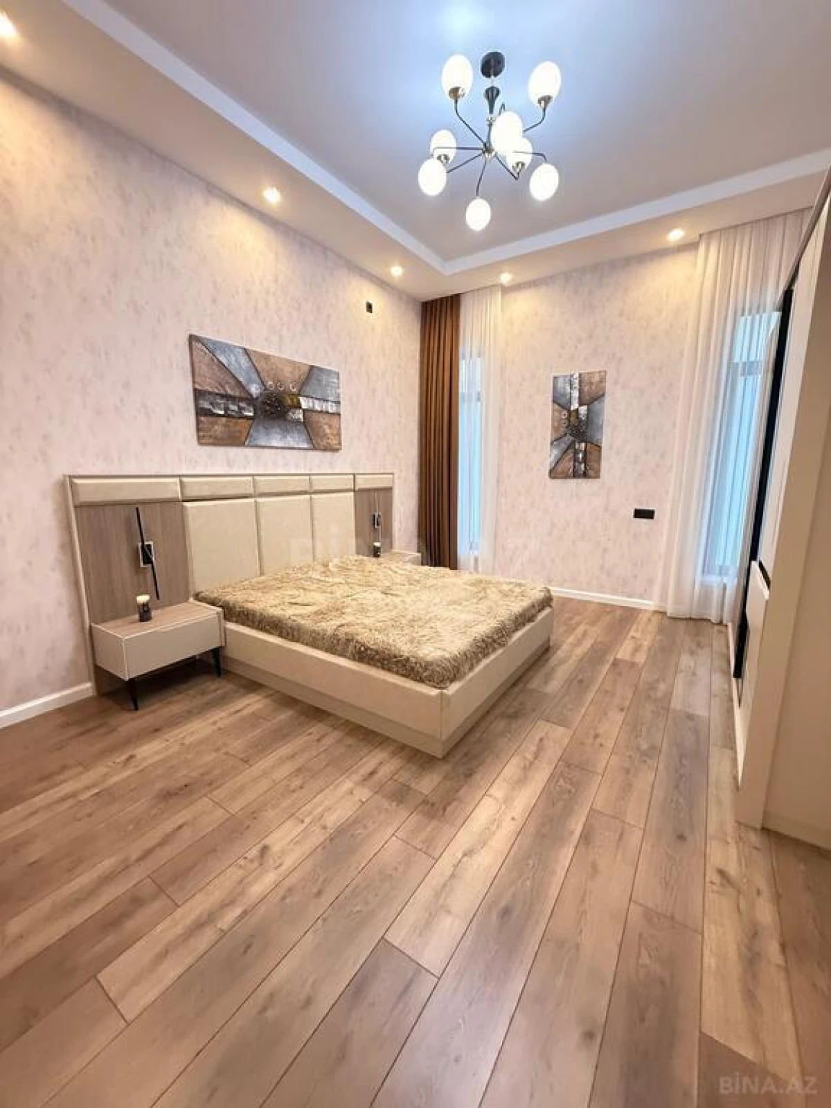 Satılır 5 otaqlı həyət evi 195 m²