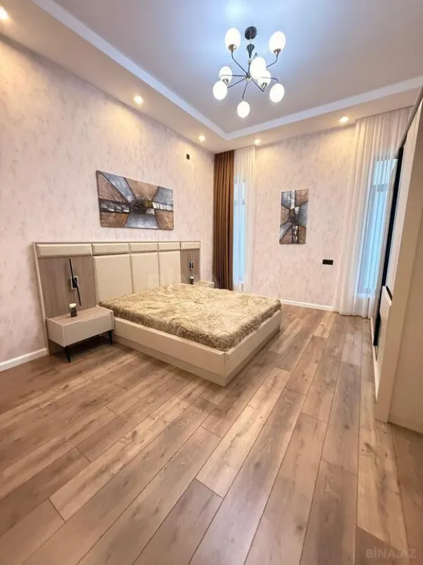 Satılır 5 otaqlı həyət evi 195 m²