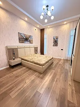 Satılır 5 otaqlı həyət evi 195 m²