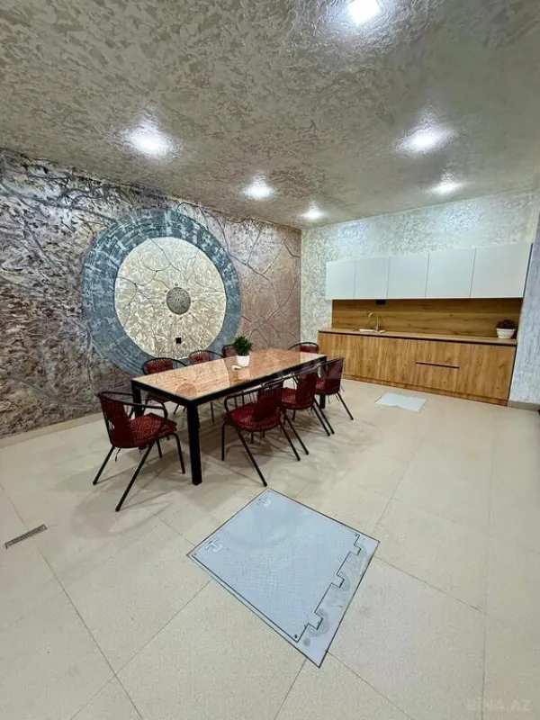 Satılır 5 otaqlı həyət evi 195 m²