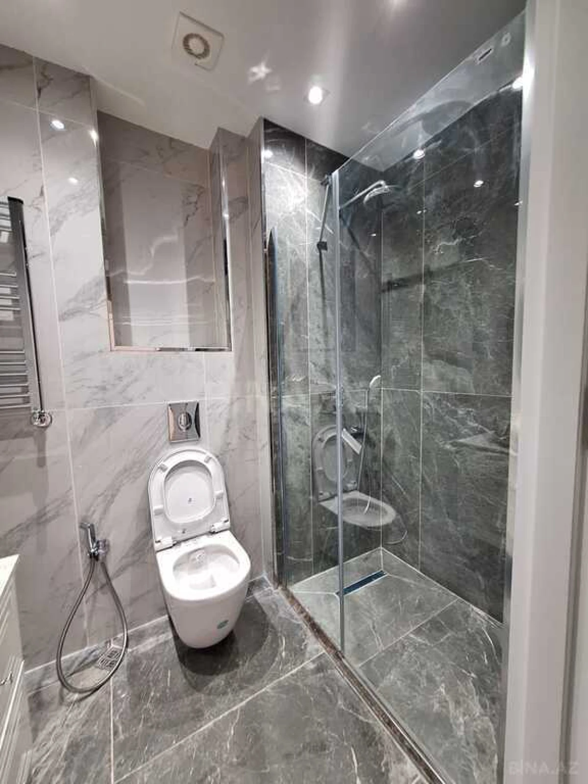 Satılır 3 otaqlı mənzil 96 m²