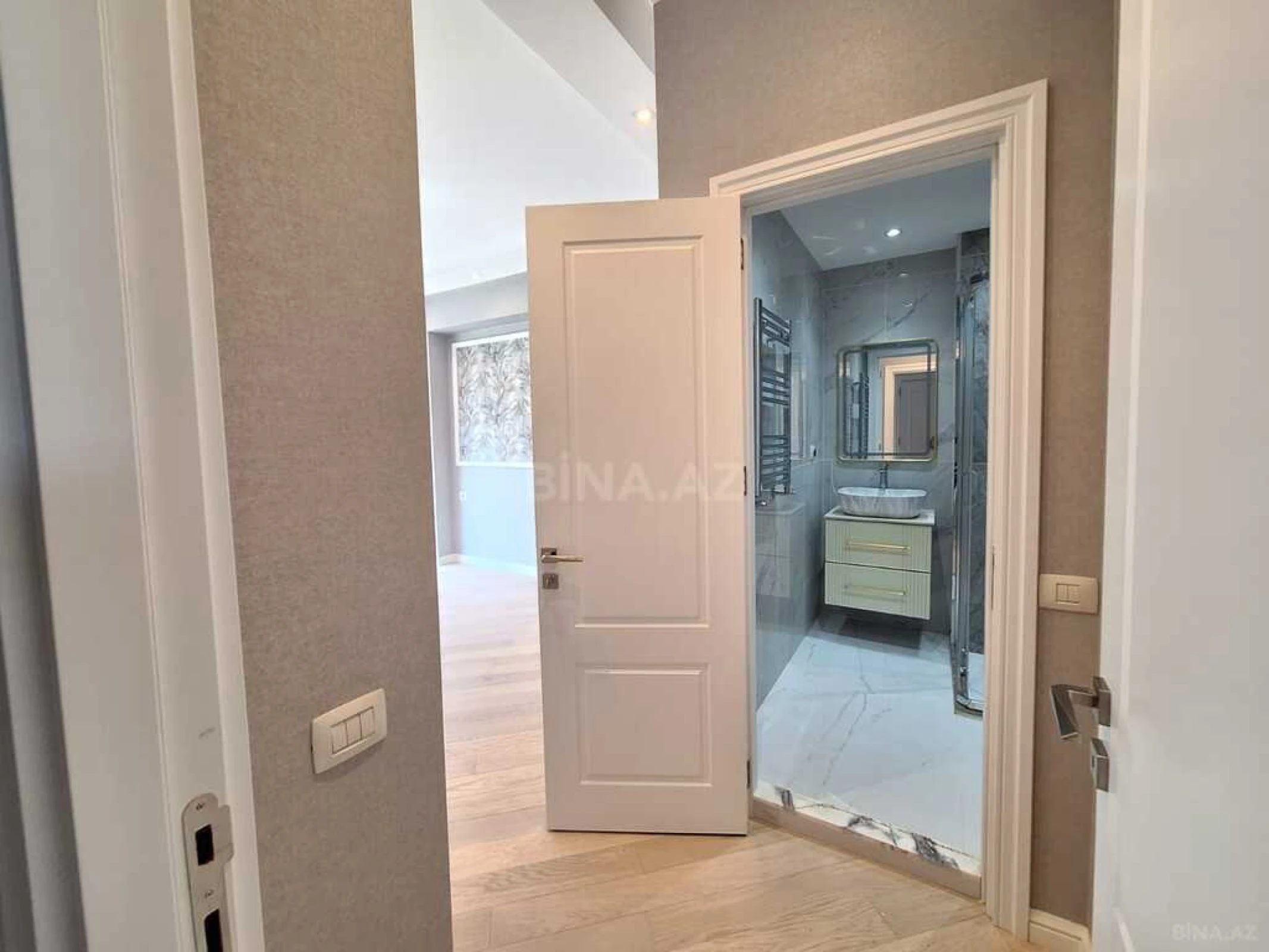 Satılır 3 otaqlı mənzil 96 m²